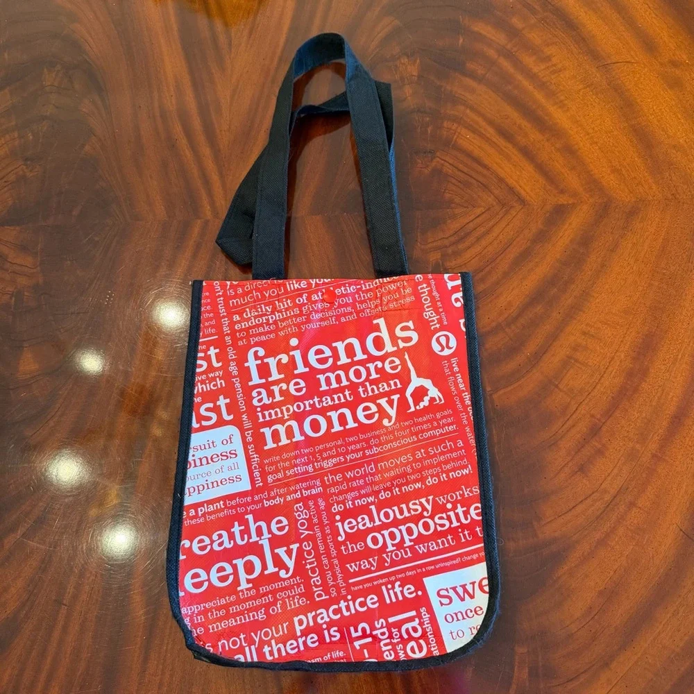 NEW Lululemon Small Reusable Shopper Bag Red Typography Print